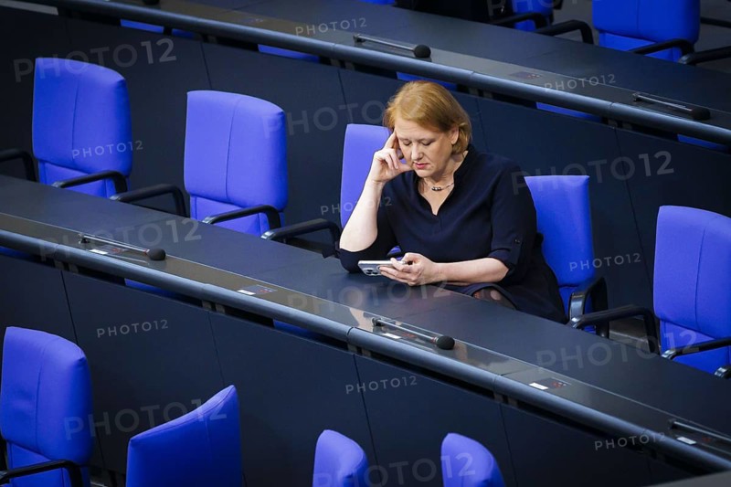 Federal Minister for Family Affairs Lisa Paus sits alone on the government bench in the plenary session of the Bundestag. Berlin, 31.01.2024