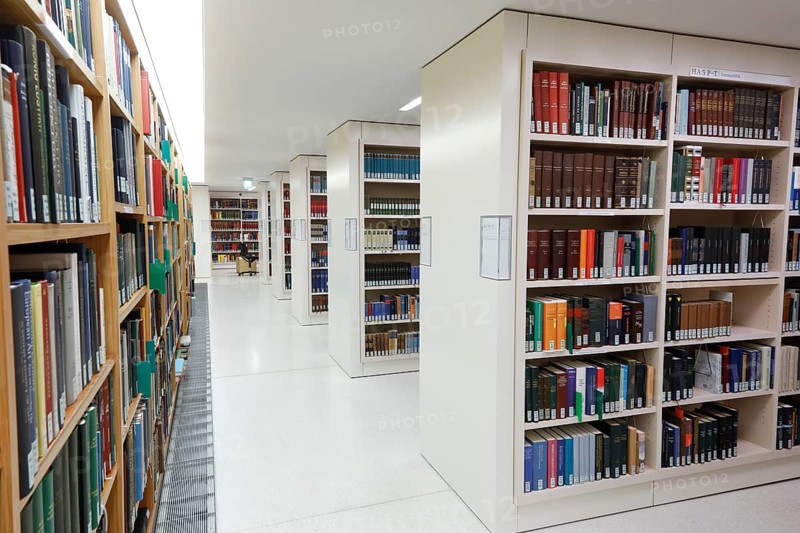 Shelves with books in the Berlin State Library in the Unter den Linden building The basic refurbishment by the Federal Office for Building and Regional Planning has now been completed, 01.11.2019