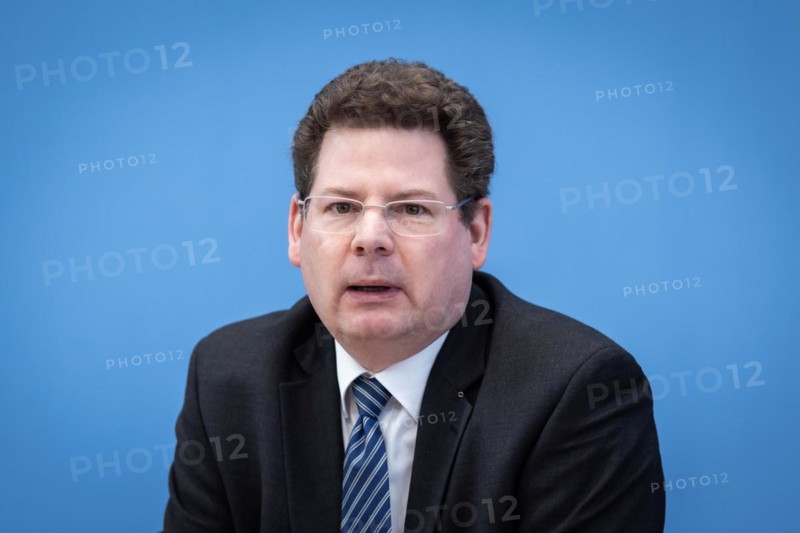 Prof. Dr Oliver Holtemoeller, Leibniz Institute for Economic Research Halle (IWH), at a federal press conference on the joint diagnosis of the economic research institutes in Berlin, 27 March 2024