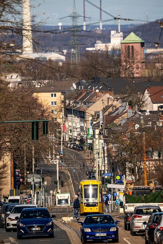 Ruhrbahn tram, city centre traffic, Hobeisenstrasse, in front, Martin-Luther-Strasse, in the extension, Essen-Holsterhausen, Essen, North Rhine-Westphalia, Germany, Europe