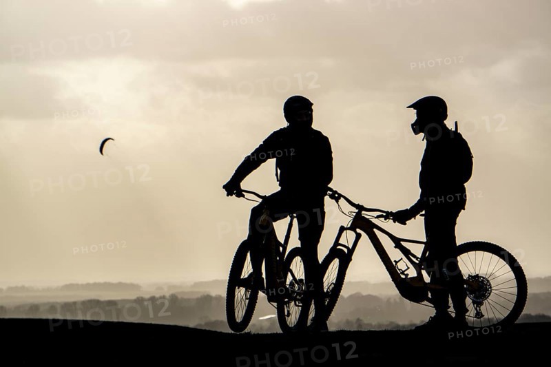 Mountain bike trail with jumps, downhill trail, on the Norddeutschland spoil tip in Neukirchen-Vluyn, a mining spoil tip, now a landscape park, Kiter Drachen, North Rhine-Westphalia, Germany, Europe