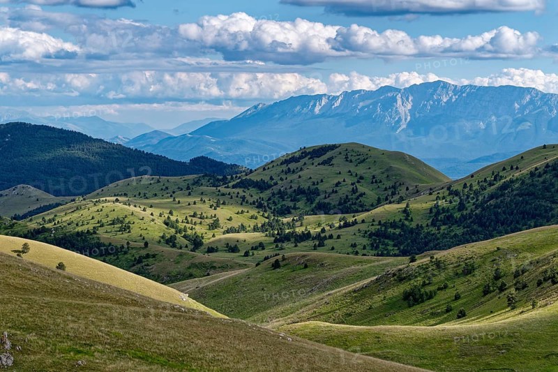 Mountain and hilly landscape around the Campo Imperatore high plateau in the Gran Sasso and Monti della Laga National Park in Abruzzo. Apennines, Italy, Southern Europe, Europe