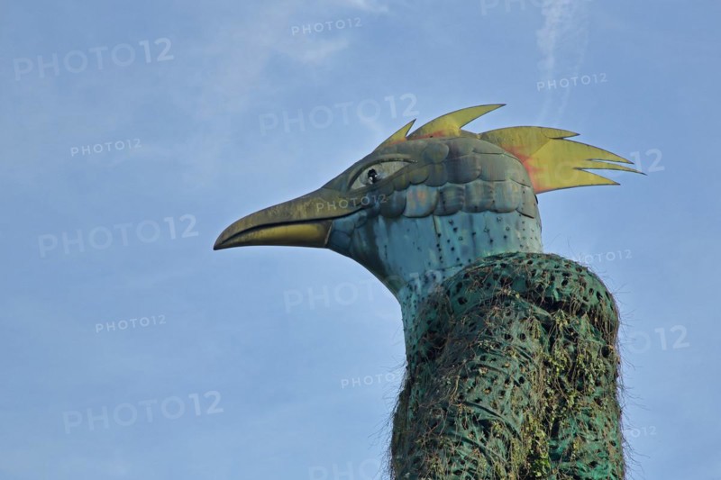 Sculpture Earth Spirit by Andre Heller 2000, street art, bird figure, large, head, beak, detail, cut-out, feather head, decorative feathers, Villeroy & Boch, Mettlach, Saarland, Germany, Europe