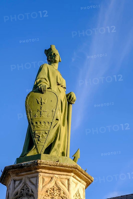 Fountain with the goddess Diana, Fontaine de la Navigation ou de Diane, Pont-Saint-Esprit, Rhone Valley, Ardeche, Département Gard, France, Europe