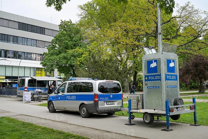 Police, mobile police station, video surveillance, Kleiner Tiergarten park, Moabit, Mitte, Berlin, Germany, Europe
