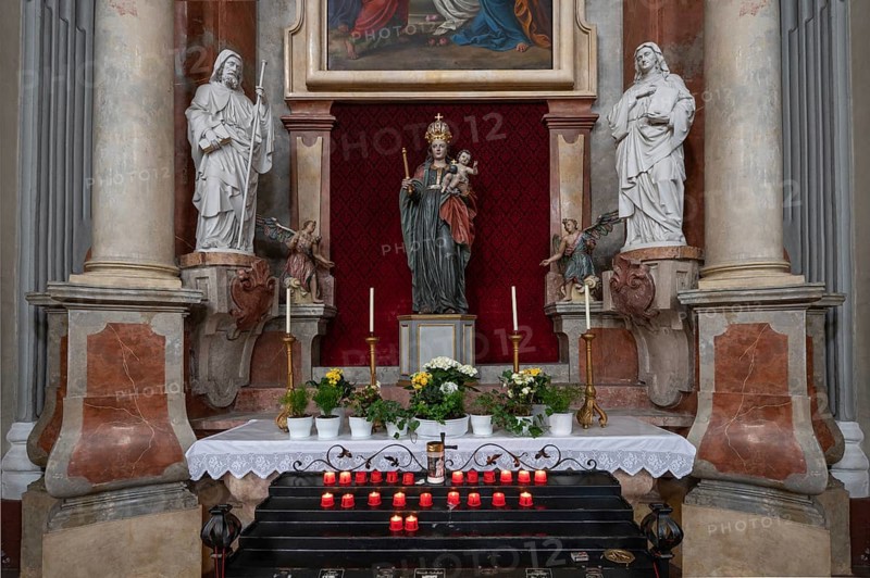 Marian altar of the parish church, founded in 1307, baroqueised in the 18th century, Schärding, Lower Austria, Austria, Europe