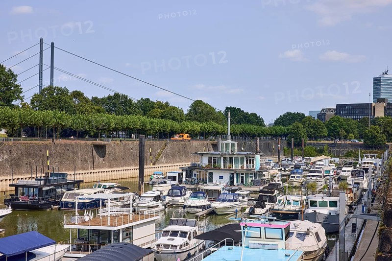 Rhine knee bridge and marina Düsseldorf, state capital, independent city, North Rhine-Westphalia, Germany, Europe