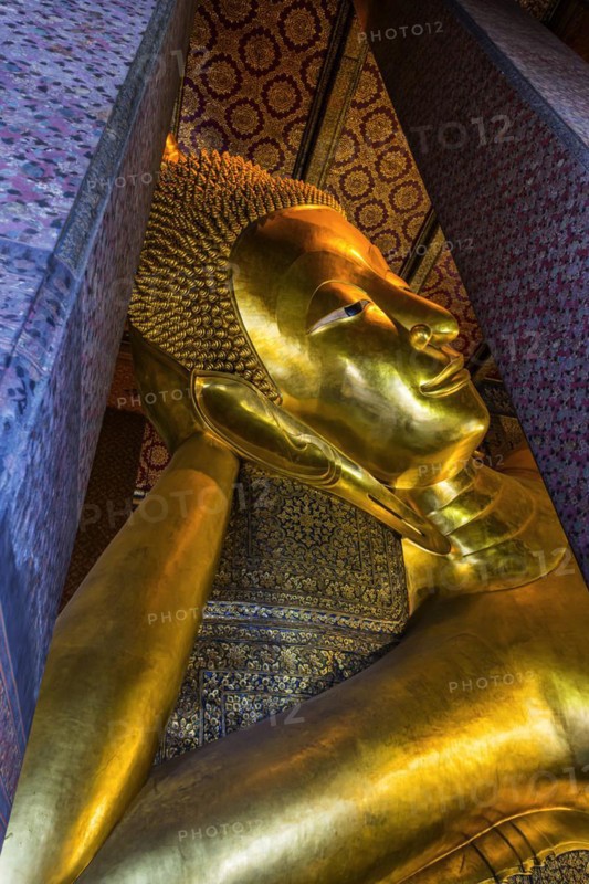 The reclining Buddha in Wat Pho temple, reclining, rest, resting, Buddhism, religion, world religion, sculpture, sculpting, art, statue, culture, believing, faith, peace, Asian, travel, holiday, tourism, representation, palace, tradition, traditional, decoration, decorated, house of prayer, building, attraction, landmark, gilded, gold, holy, pray, meditation, monastery, spirituality, meditate, spiritual, monument, famous, sight, philosophy, architecture, capital, Bangkok, Thailand, Asia