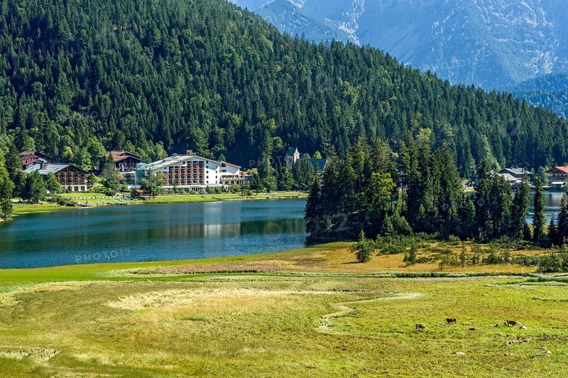 Spitzingsee, mountain lake with Arabella Alpenhotel, municipality of Schliersee, Mangfall mountains, Bavarian Prealps, Upper Bavaria, Bavaria, Germany, Europe
