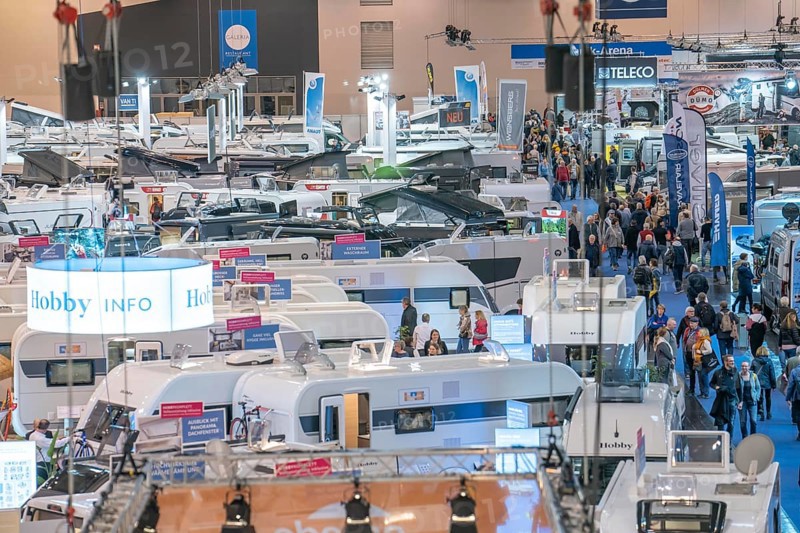 Travel and camping fair, caravans, motorhomes and everything to do with camping, travelling, tourism, are shown in the Essen exhibition halls, motorhomes in Hall 3, public fair, North Rhine-Westphalia, Germany, Europe