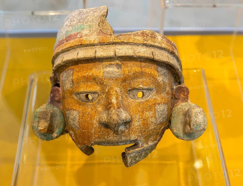 'Idolos' exhibition anthropomorphic figure, Palacio Canton palace anthropology museum, Merida, Yucatan State, Mexico, Central America