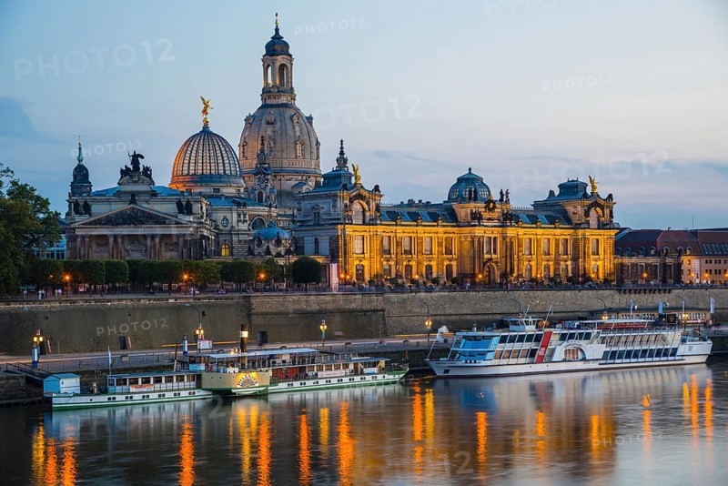 Panorama over the Elbe, from left to right: Academy of Fine Arts, Bruehl's Terrace, Sekundogenitur and Church of Our Lady, Dresden, Free State of Saxony, Germany, Europe
