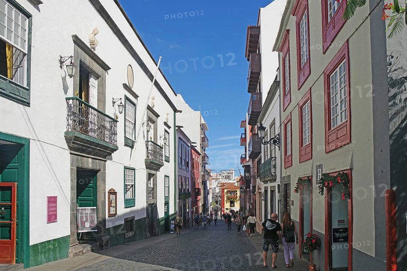 Lively street in an old town with historic facades under a blue sky, Santa Cruz de la Palma, La Palma, Canary Islands, Spain, Europe