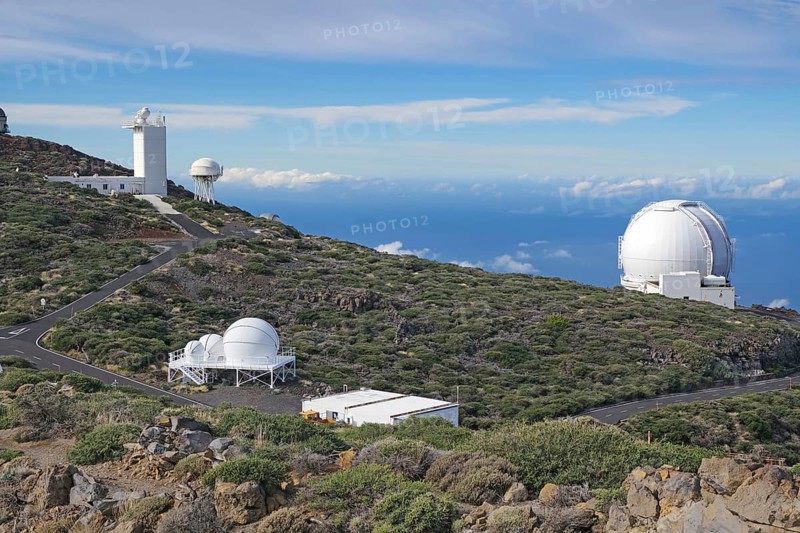 An observatory is located on a mountain under a wide blue sky, no light pollution, Observatory, Roques de los Muchachos, La Palma, Canary Islands, Spain, Europe