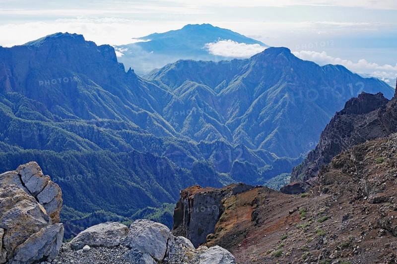Expansive mountain landscape with imposing cliffs and clouds, view of the Caldera de Taburiente, Roques de los Muchachos, La Palma, Canary Islands, Spain, Europe