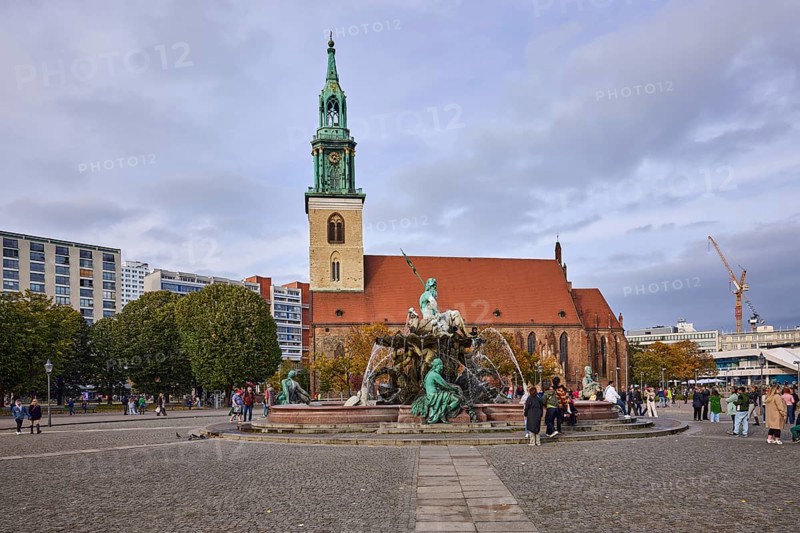 St. Mary's Church with Neptune Fountain, Karl-Liebknecht-Straße, Berlin, capital city, independent city, federal state of Berlin, Germany, Europe