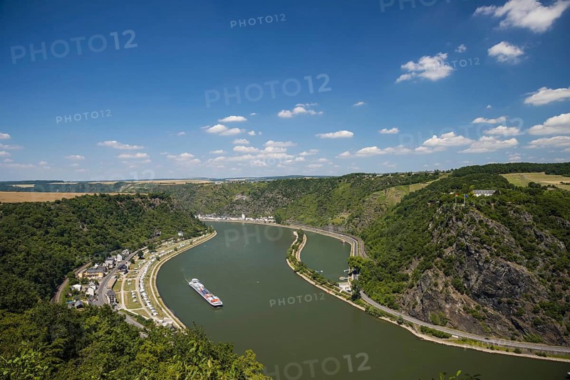 Panorama from Loreleyblick Maria Ruh on the Rhine with the Rhine bend, Loreley harbour, Loreley rock on the right, World Heritage Site Upper Middle Rhine Valley, St. Goarshausen, Rhineland-Palatinate, Germany, Europe