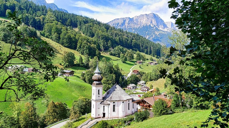 Maria Gern pilgrimage church with a view of the Untersberg