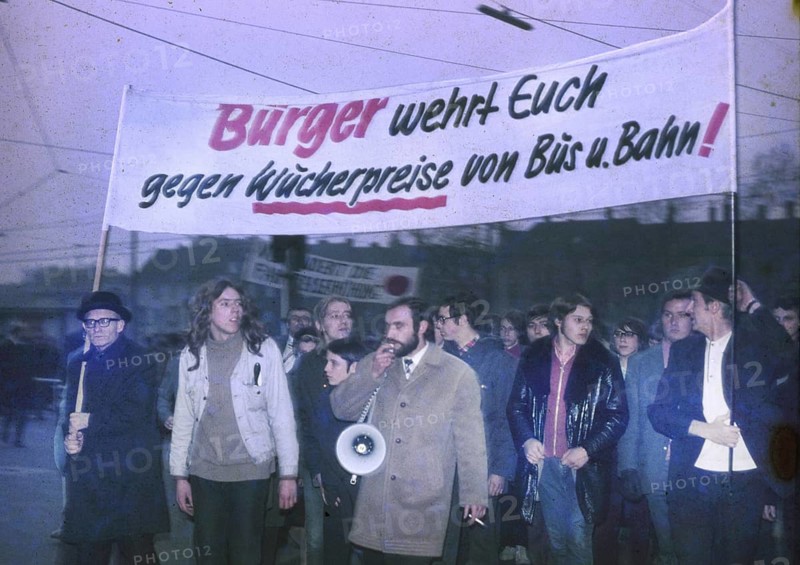 DEU, Germany: The historical colour photos from the 70s show events and people from politics, culture, trade unions, working life, medicine, etc. Düsseldorf. Demonstration against price increases. 70s