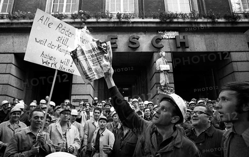 With a siege and temporary occupation of the Hoesch AG headquarters on 11.9.1969, spontaneous striking steelworkers opened a series of strikes in the coalfields.Strikers symbolically burn the Bild newspaper because of false and discriminatory reports, Germany, Europe