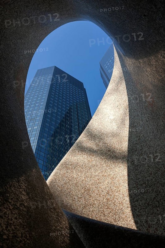 View through large sculpture by Max Bill of twin towers of Deutsche Bank, banking district, Westend, Frankfurt am Main, Hesse, Germany, Europe