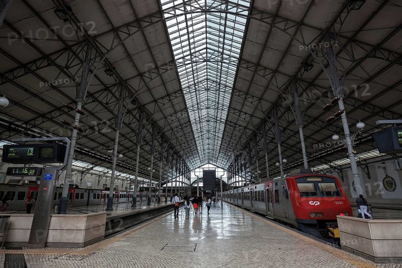 Platform, Rossio railway station, Estacao do Rossio, Lisbon, Lisbon, Portugal, Europe