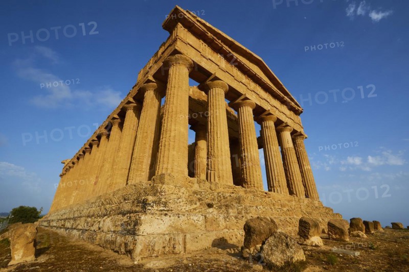 Evening light, super wide angle shot, complete temple, front and side, Concordia temple, valley of the temples, valle dei templi, Agrigento, Sicily, Italy, Europe