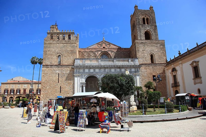 City of Monreale, souvenir stands in front of the Cathedral of Santa Maria Nuova, Unesco World Heritage Site, Sicily, Italy, Europe
