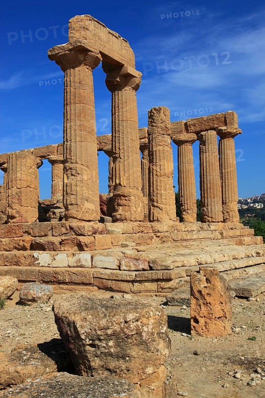 In the Parco Valle dei Templi di Agrigento, Unesco World Heritage Site, Remains of the Ancient City of Akragas in the Valley of the Temples of Agrigento, Temple of Hera Lacinia or Temple of Juno, Tempio di Giunone, Sicily, Italy, Europe