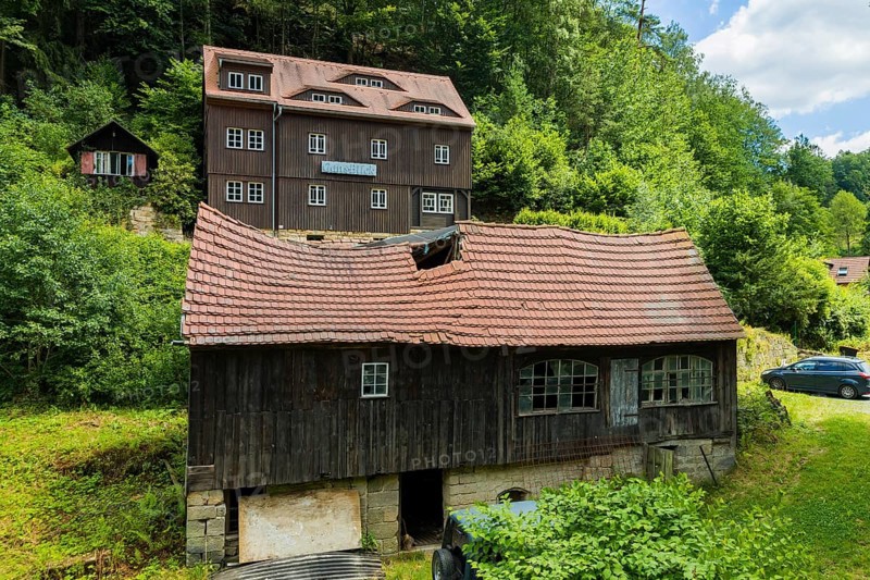 Picturesque decay of a shed in the spa town of Rathen