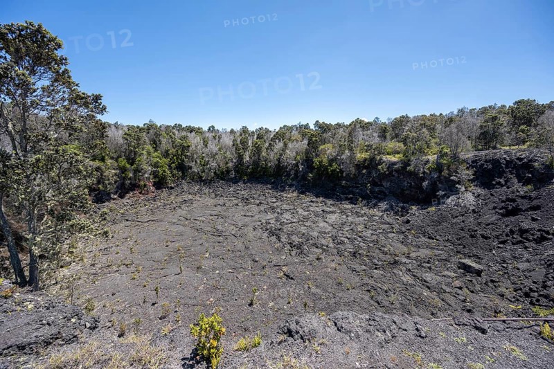 Lava rock at Luamanu Crater, Chain of Craters Road, Hawaii Volcanoes National Park, Big Island, Hawaii, USA, North America