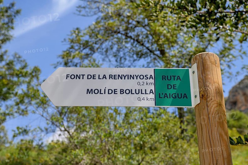 Signpost on the Ruta de LAigua, Rod of Water, River Algar, near Bolulla, Costa Blanca, Province of Alicante, Valencian Community, Spain, Europe