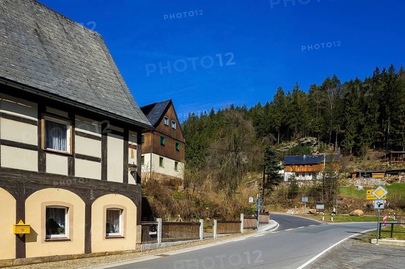 Saupsdorf is a small, quiet village with about 430 inhabitants in the Elbe Sandstone Mountains. The village nestles picturesquely on the slope of the Wachberg, which is also known as the Swiss Crown