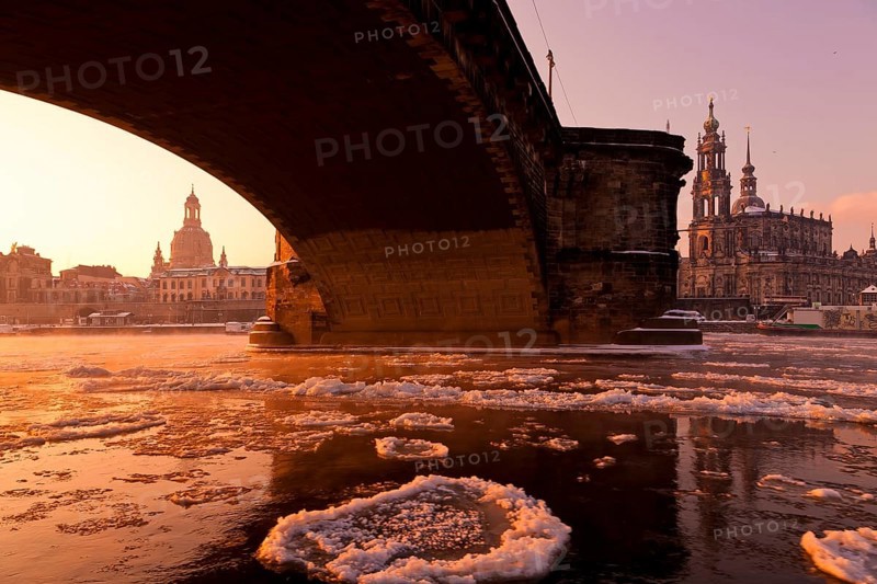 Dresden morning fog over the Elbe
