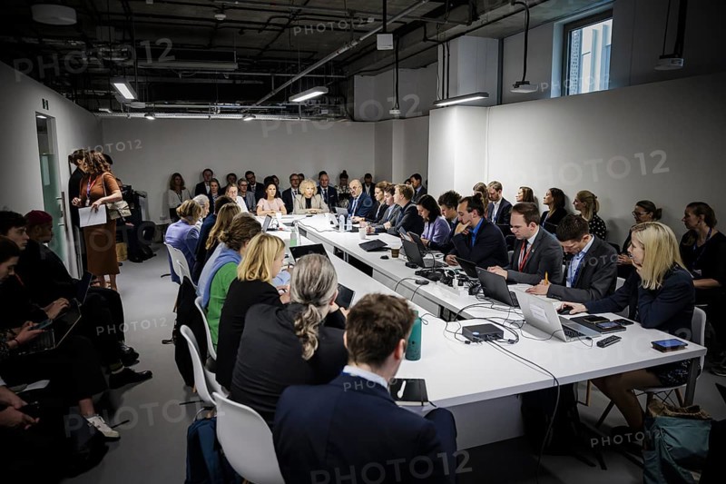 Annalena Baerbock (Buendnis 90 Die Gruenen), Bundesaussenministerin, aufgenommen im Rahmen einer Vorbesprechung der deutschen Delegation bei der COP28 in Dubai, 08.12.2023