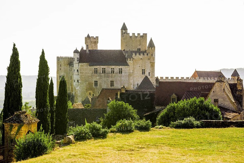 Medieval village and castle, château de Beynac, Beynac-et-Cazenac, Dordogne, Périgord, Département Dordogne, Region Nouvelle-Aquitaine, France, Europe