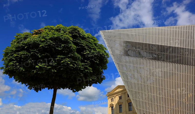 Military History Museum of the German Armed Forces, main arsenal building with wedge, architect Daniel Libeskind, Dresden, Saxony, Germany, Europe
