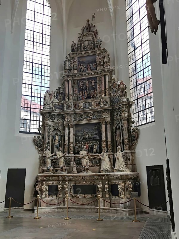 Epitaph, alabaster tomb, praying group of figures, Morizkirche, Evangelical Lutheran Town Church of St. Moriz, Coburg, Upper Franconia, Bavaria, Germany, Europe