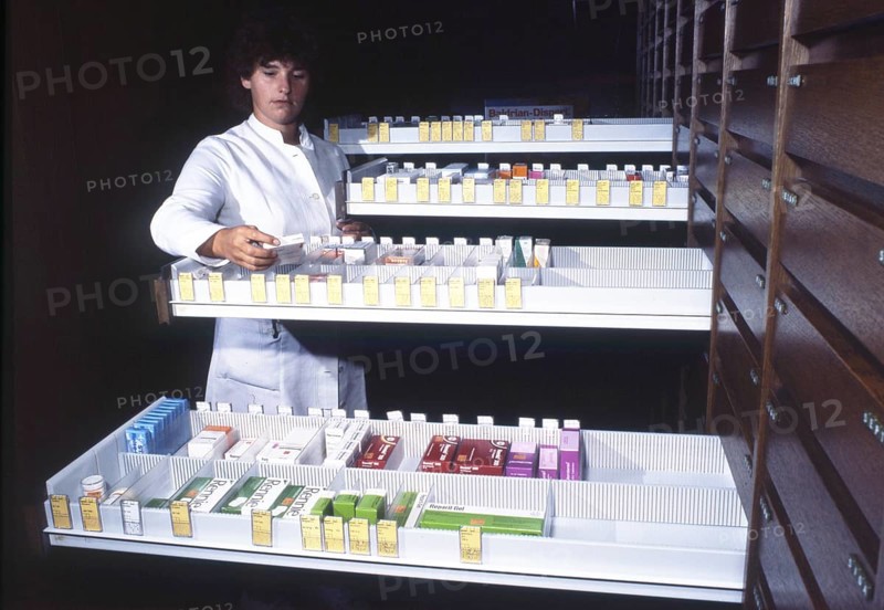 DEU, Germany: The historical slides from the times 80-90s events and people from politics, culture, working life, medicine etc. Hagen, pharmacy. 80s MR=yes