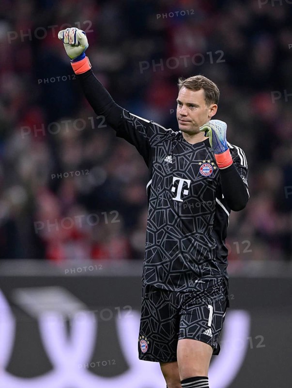 Goalkeeper Manuel Neuer FC Bayern Munich FCB, gestures, Allianz Arena, Munich, Bavaria, Germany, Europe