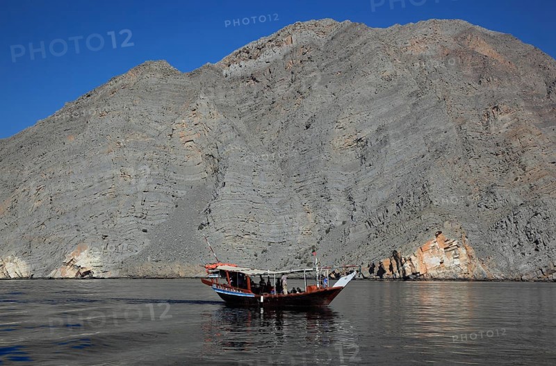 Dhow in the bays of Musandam, Shimm Strait, in the Omani enclave of Musandam, Oman, Asia
