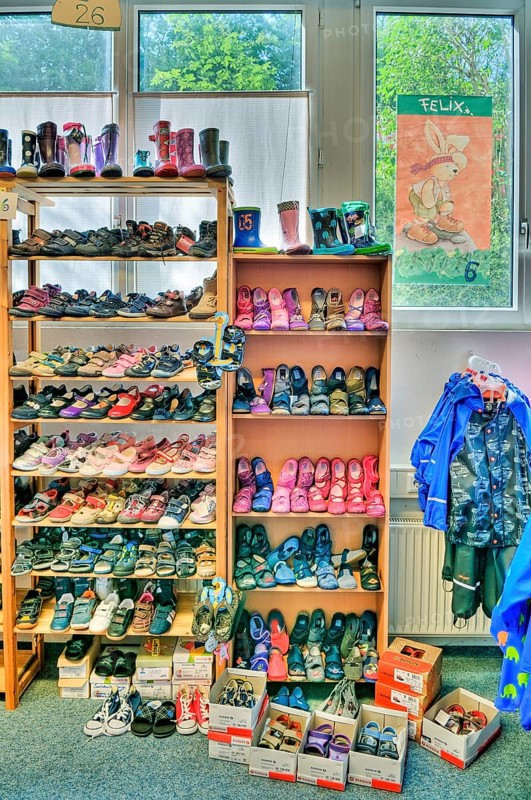 Children's shoes, children's clothing, shop, retail, shoe trade, fashion, shopping