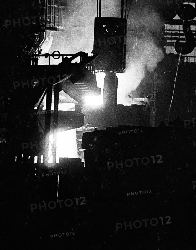Steel production at the Hoesch AG steelworks in the Westfalenhuette on 4.12.1974 at the blast furnace and Siemens Martin furnace (SM) in Dortmund, Germany, Europe