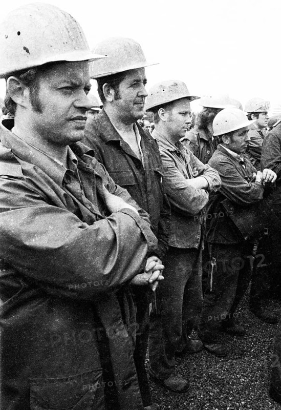 Workers and employees of Chemische Werke Huels (CWH), here in Marl on 30 June 1971, went on a spontaneous strike demanding an 11% wage increase, Germany, Europe
