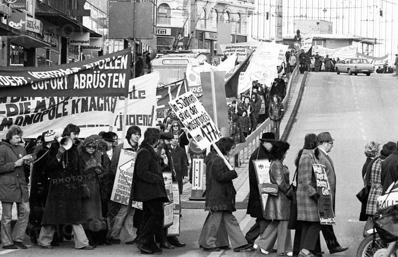 DKP supporters and functionaries demonstrated for a price freeze of communal and general prices on 18.01.1975 in Solingen, Germany, Europe