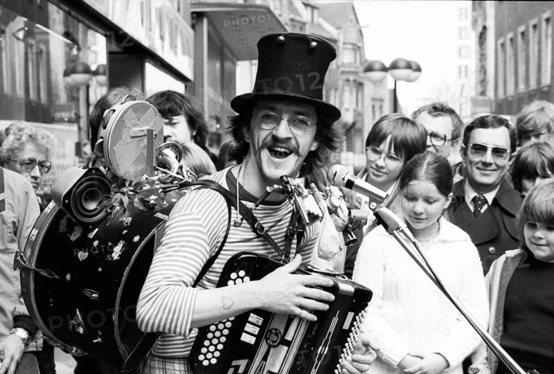 Artists from France performed at a street festival on 09.05.1980 in Dortmund-Hoerde, Germany, as part of the Foreign Culture Days France, Europe