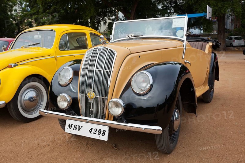 CHENNAI, INDIA, JULY 24: Retro vintage car on Heritage Car Rally 2011 of Madras Heritage Motoring Club at Egmore on July 24, 2011 in Chennai, India, Asia