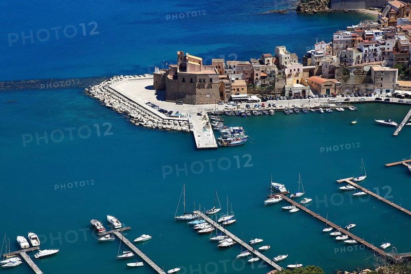 Castellammare del Golfo, municipality in the province of Trapani, view of the fort and the port, Sicily, Italy, Europe