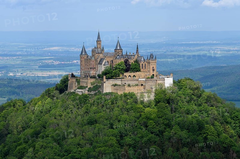 Hohenzollern Castle, Gipfelburg, ancestral castle of the Hohenzollern dynasty of princes, near Bisingen, Zollernalbkreis, Swabian Alb, Baden-Württemberg, Germany, Europe