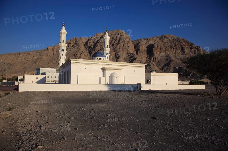 Mosque in al-Chasab, Khasab, in the Omani enclave of Musandam, Oman, Asia